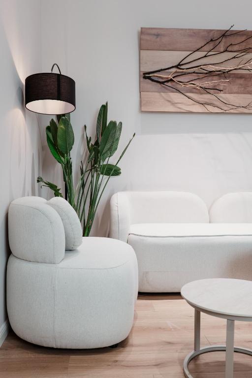 Deluxe One-Bedroom Apartment with Garden View