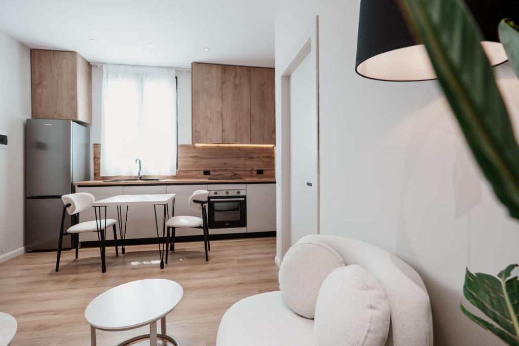 Deluxe One-Bedroom Apartment with Garden View