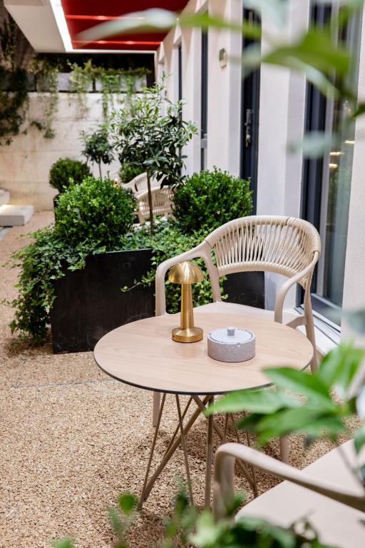 Garden Terrace at Saturn Hotel
