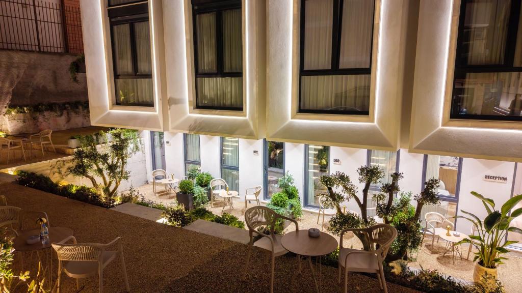 Saturn Hotel Courtyard at Night