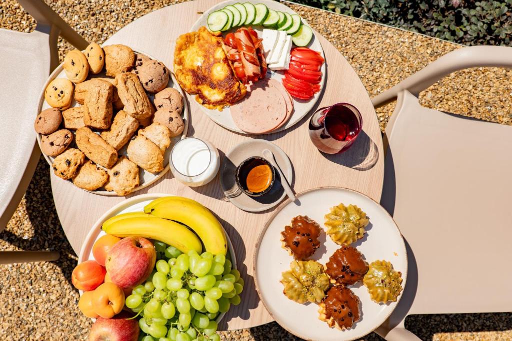 Fresh Breakfast at Saturn Hotel